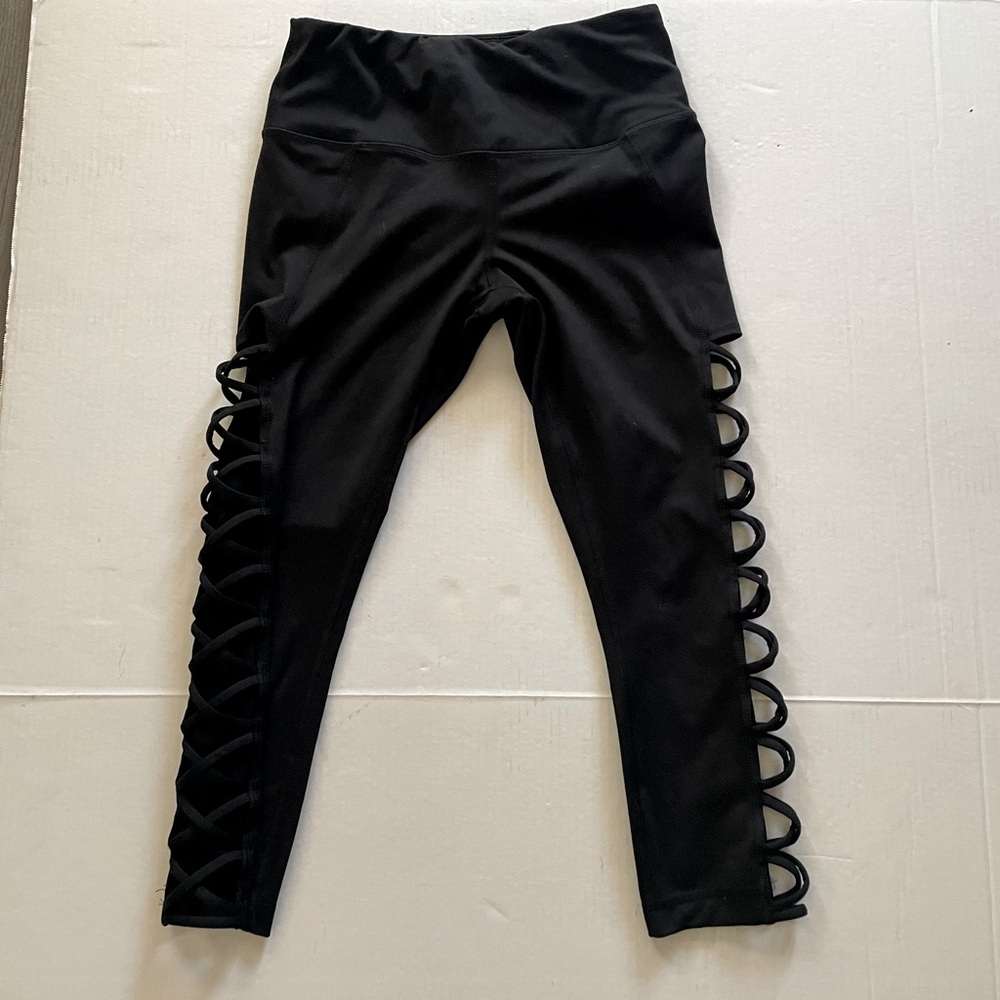 Yogalicious Cutout Leggings